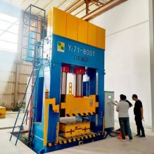 800-тонный гидравлический пресс для штамповки панели водяного резервуара из FRP